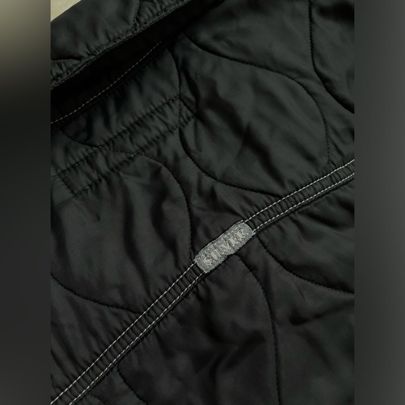 “Silver Jeans” Quilted Cropped Zip Vest - Picture 5 of 8